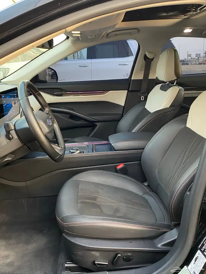 فورد تورس 2023 تيتانيوم 14