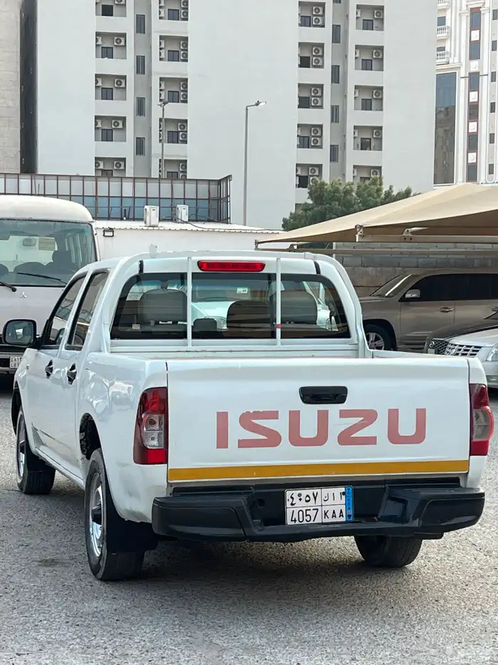 ايسوزو ديماكس موديل 2007 11