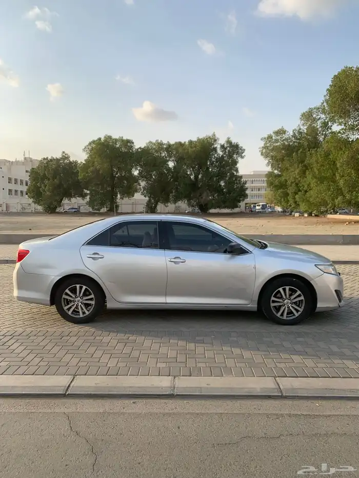 السياره نظيفه وعلى الفحص واستبنة وكاله مع كتلوجاتها 3