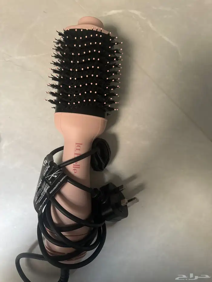 للبيع استشوار وردي ماركة La Belle جديد 1