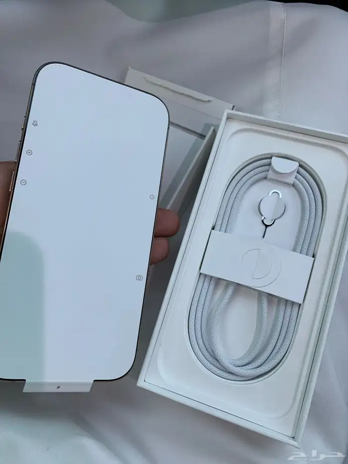 جوال ايفون 16 برو جديد 1