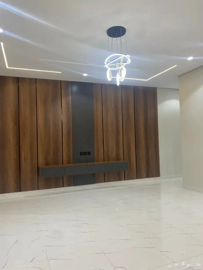 للبيع فيلا روف علوي 6