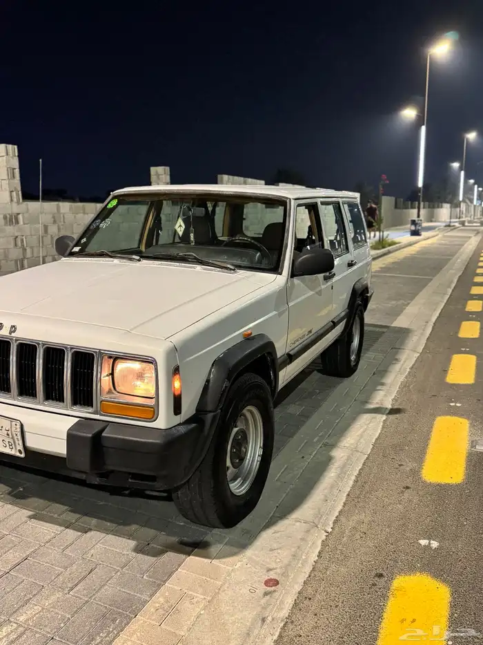 للبيع جيب شروكي 97. الحد 10 قابل لتفاوض 3