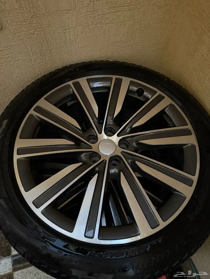 جنوط رانج روفر اصلية للبيع مع الكفرات 1