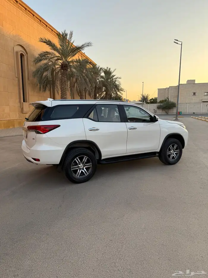 فورتشنر 2022 VX بنزين 7