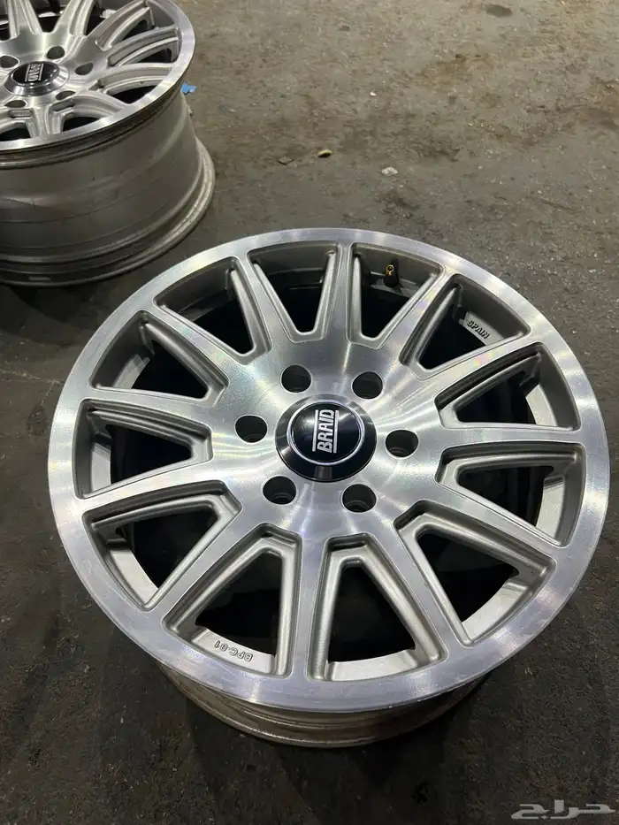 جنوط البرايد نيكل 6 مسمار مقاس 17 يركب علا جيب 23 وا جمس 5