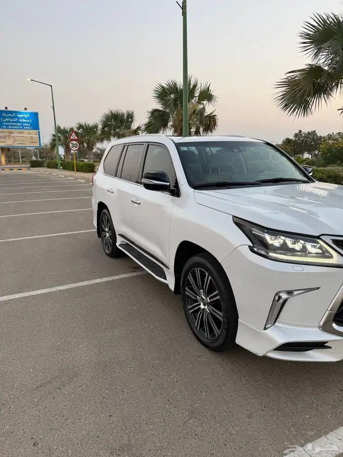 جيب لكزس LX570. 2020 12