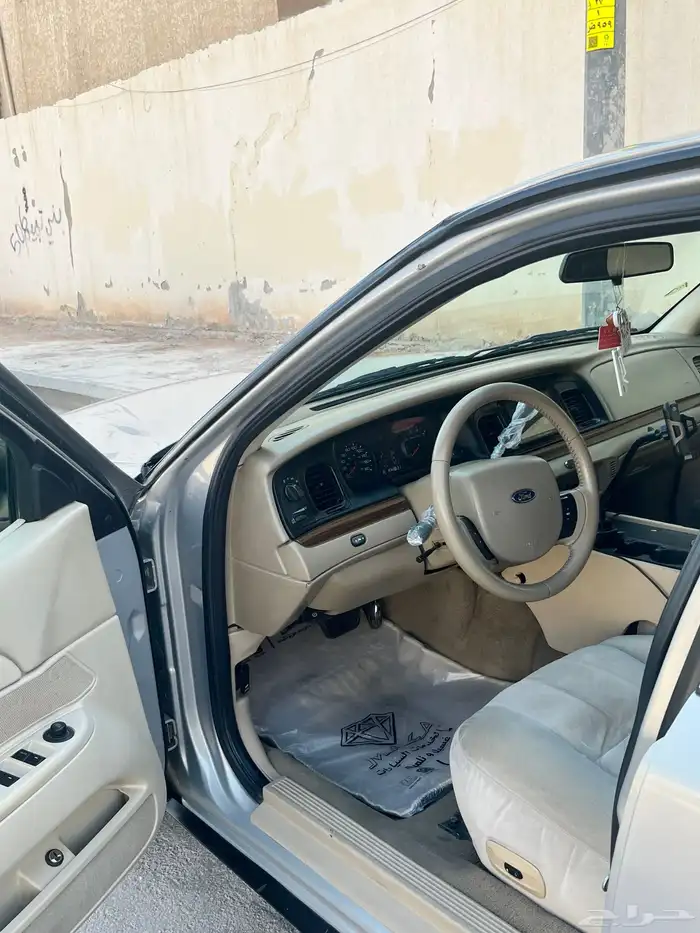 كراون فكتوريا 2010 وكالة للبدل فقط 4