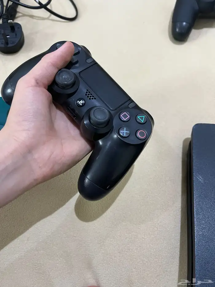 سوني 4 نظيف جدا  معا أربع يدات 5