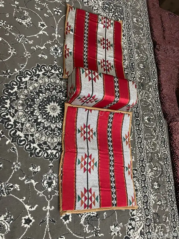 تكاية مع فرشة 0