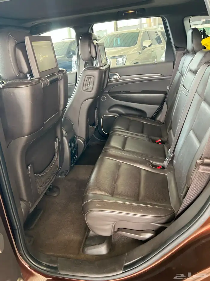 جيب شيروكي جراند 2015 فل كامل سعودي ماشي 139 الف 8