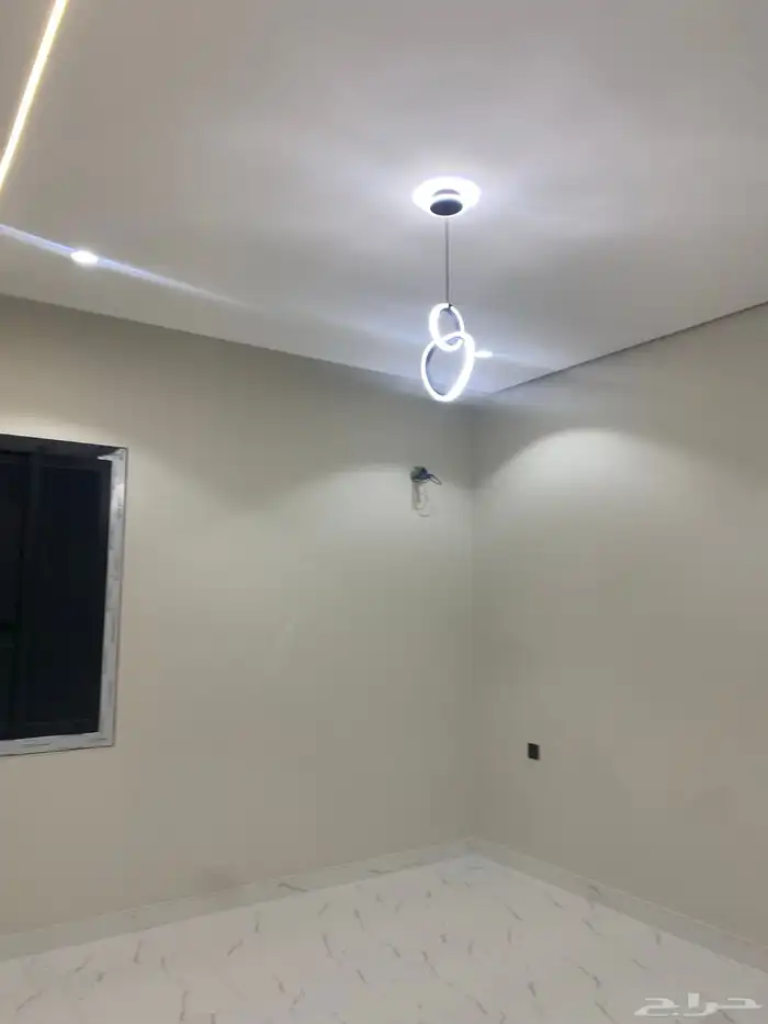 للبيع فيلا روف علوي 5