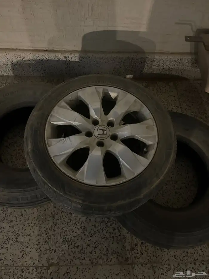 كفرتين بجنوطها وجنطين بدون كفرات الجنوط وكاله 2