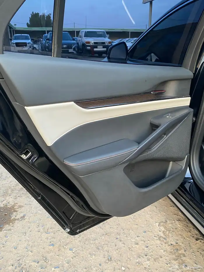 فورد تورس 2023 تيتانيوم 17