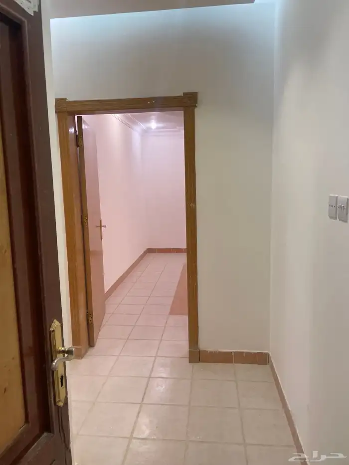 للايجار عدد 9 شقق عوائل بحي الغدير 11