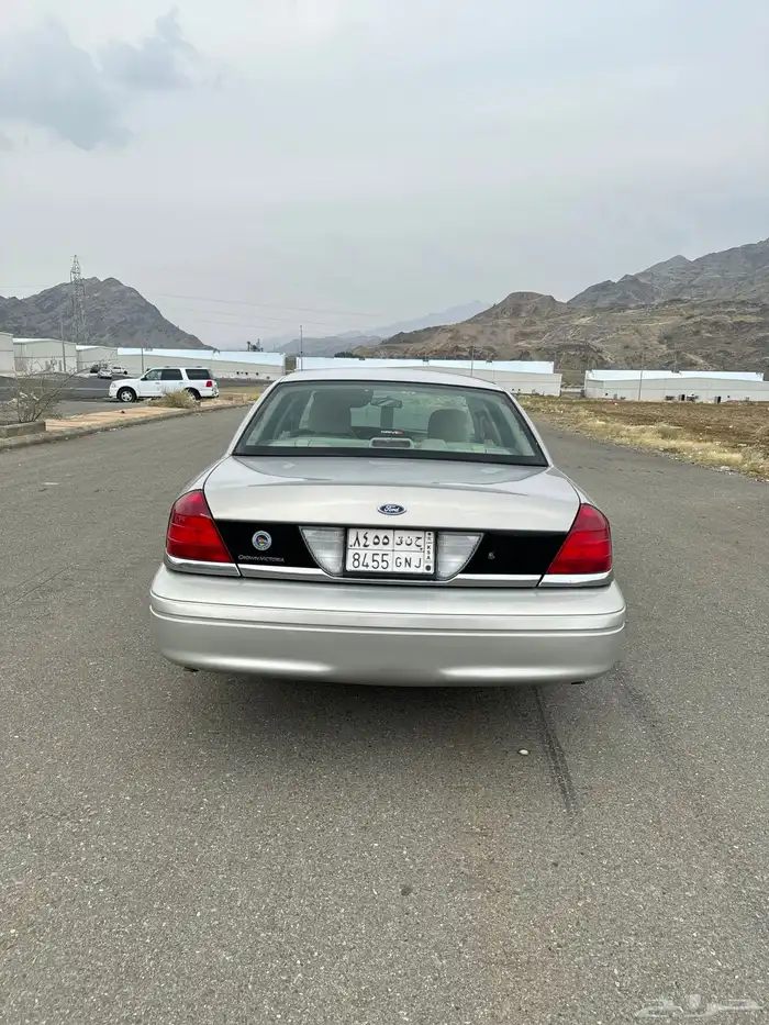 كراون فكتوريا 2010 سعودي سمني نظييف 4