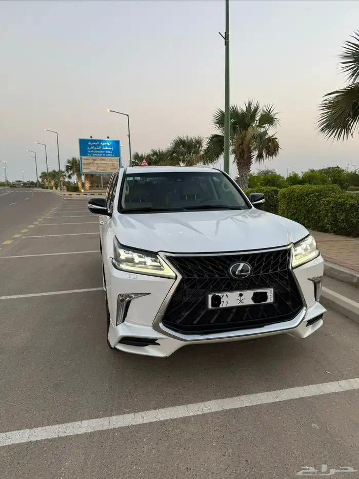جيب لكزس LX570. 2020 11