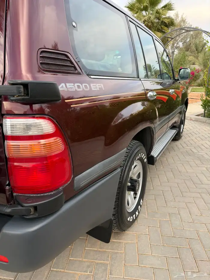 لاندكروزر 1999 قير عادي (عنابي) ممشى قليل 31