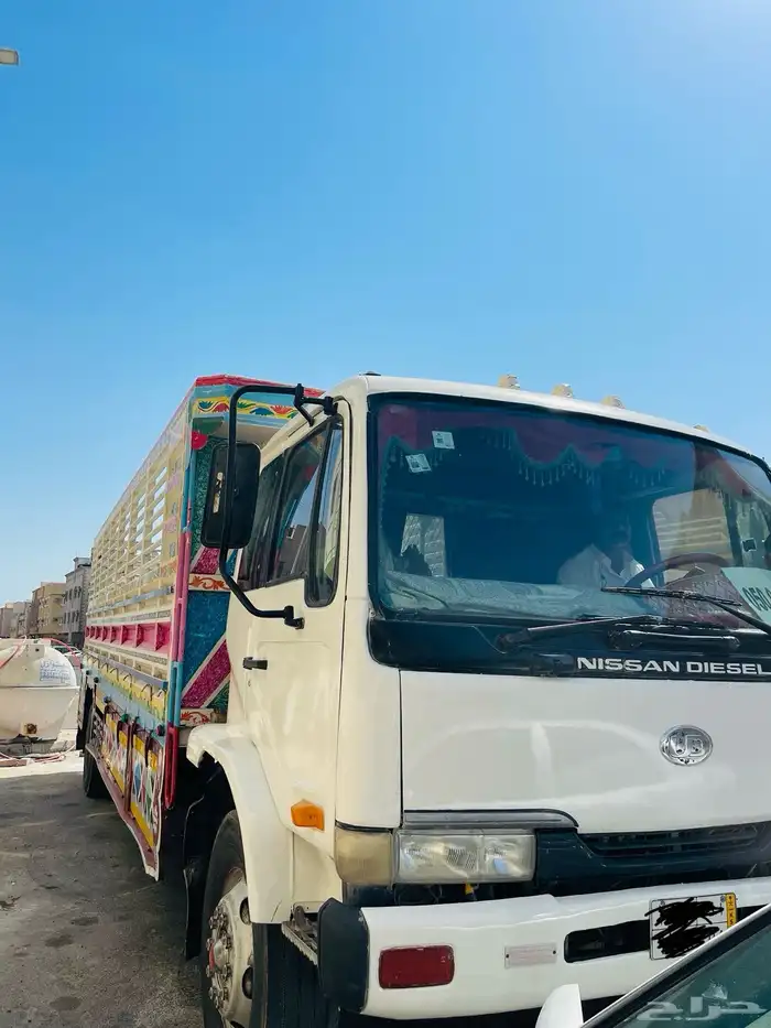Nissan UD 2006 Truck 2