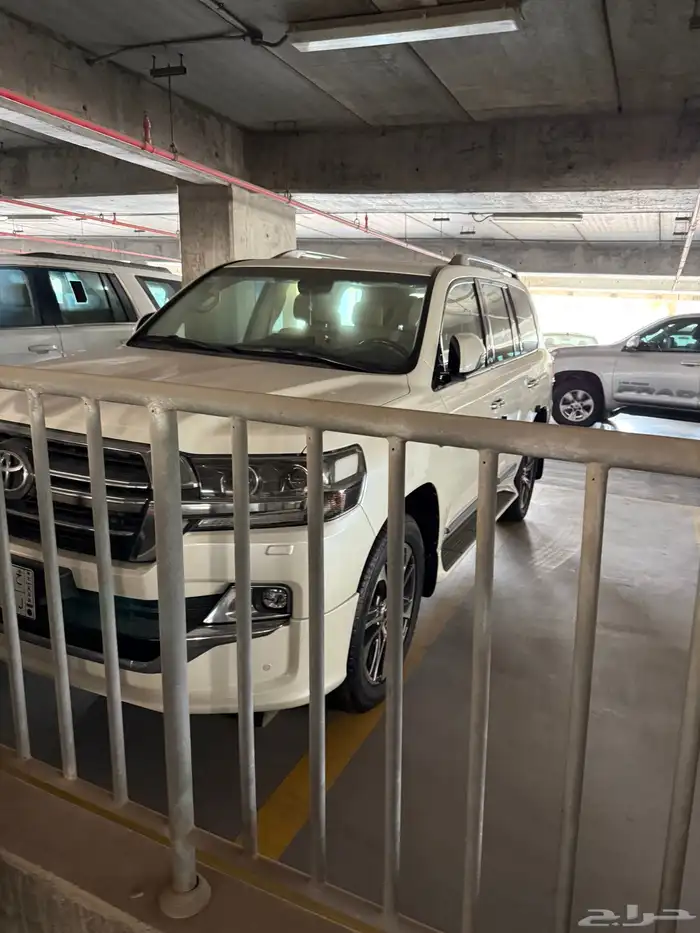 لاند كروزر 2020 قراند تورنق للبيع 10