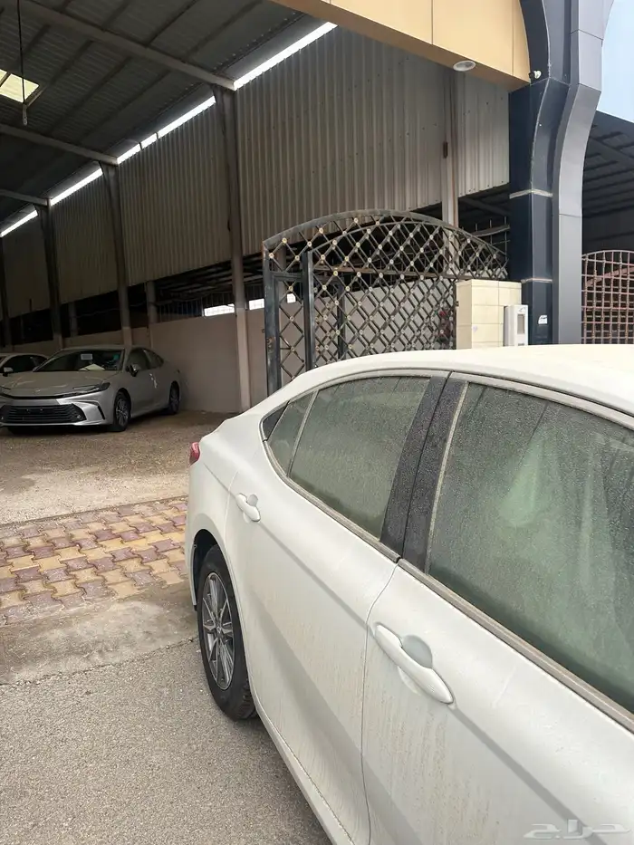 عرض خاص كامري 2025 E بنزين سعودي لون ابيض 2