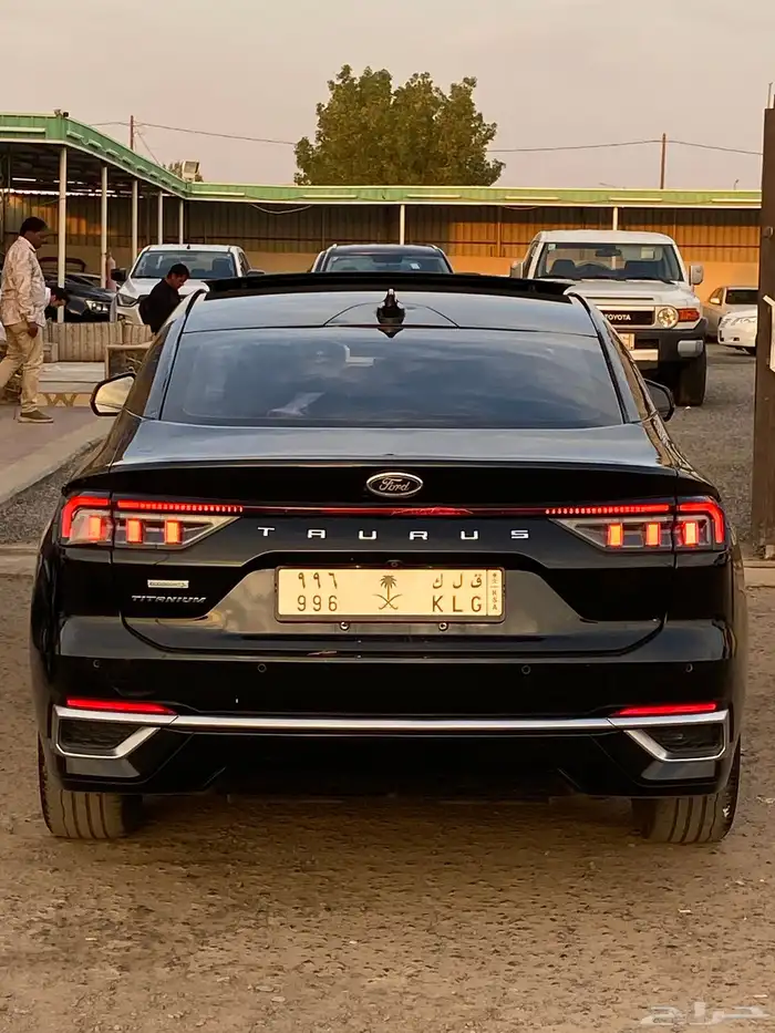 فورد تورس 2023 تيتانيوم 6