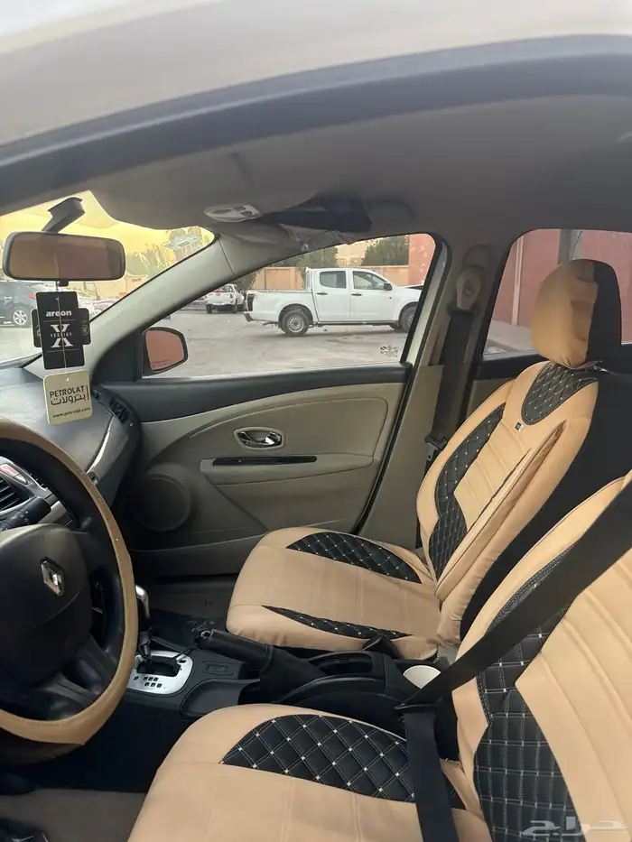 سيارة من نوع RENAULT- FLUENCE 2015 6