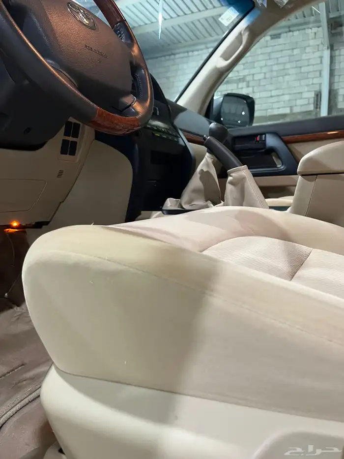 لاندكروزر 2014 شبه الجديد 19