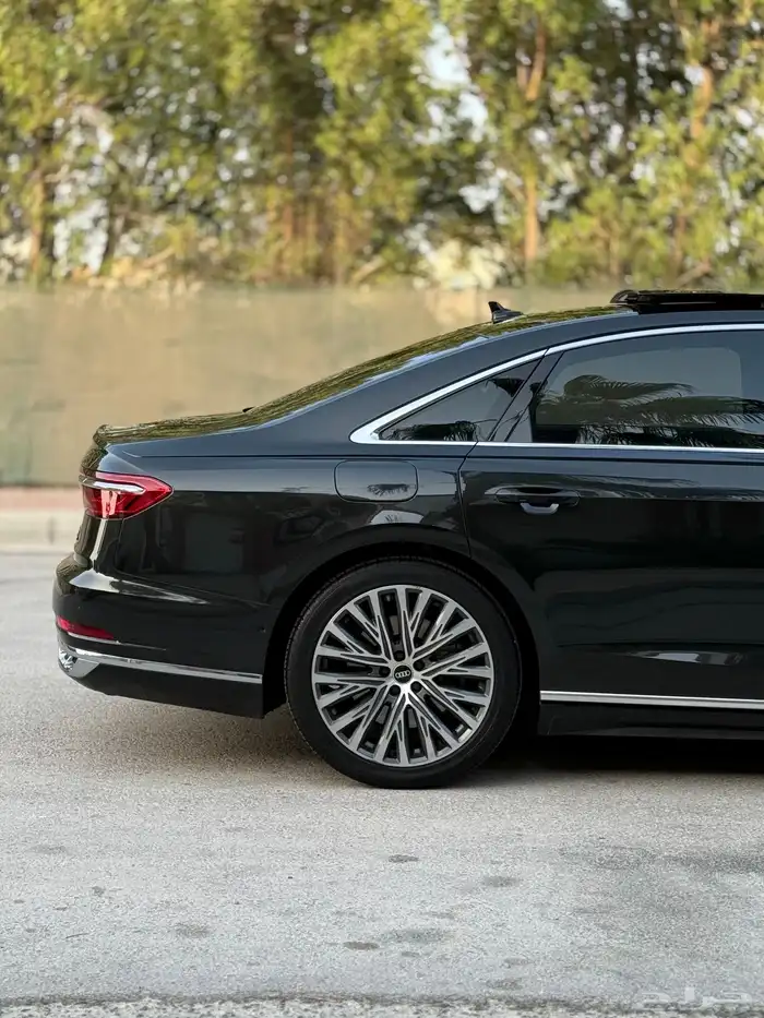 Audi A8L 2021 8