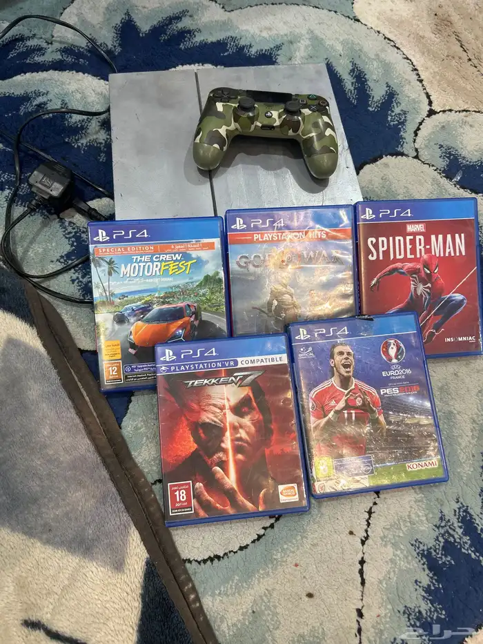 سوني 4 للبيع على سوم نظيف الجهاز ومافي اي عطل 0