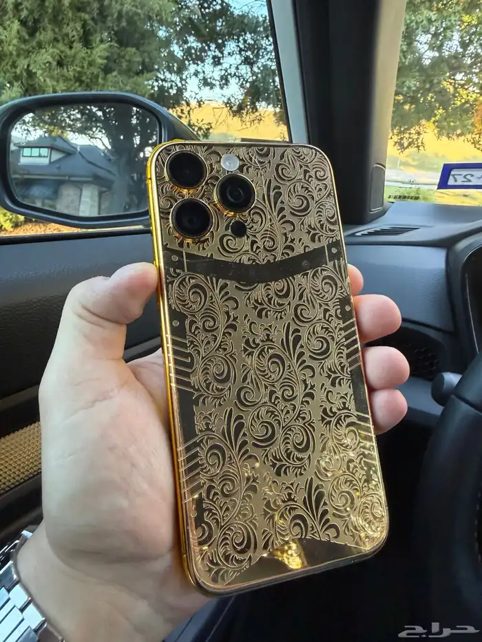 آيفون 16 pro max مطلي بالذهب عيار 24 قراط 0