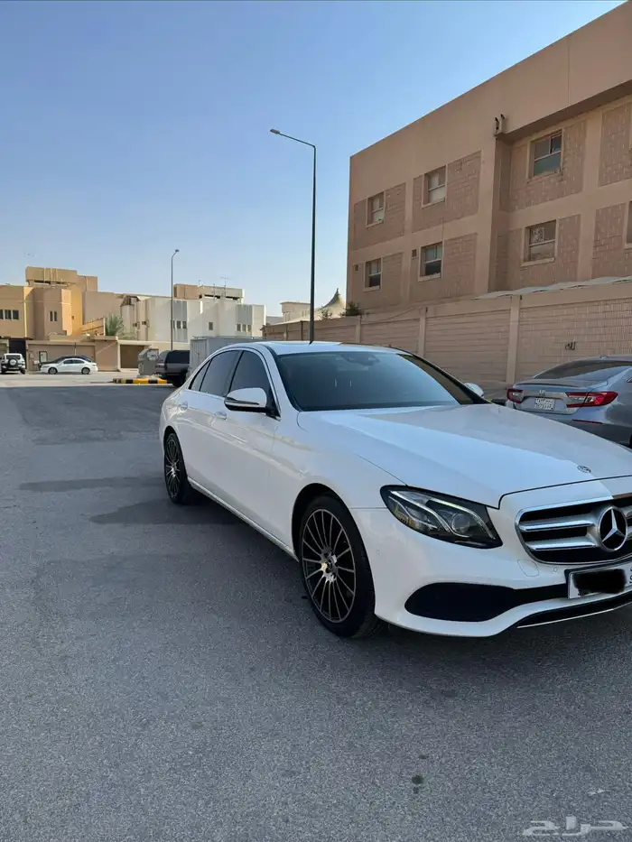 مرسيدس E220d ديزل AMG 4