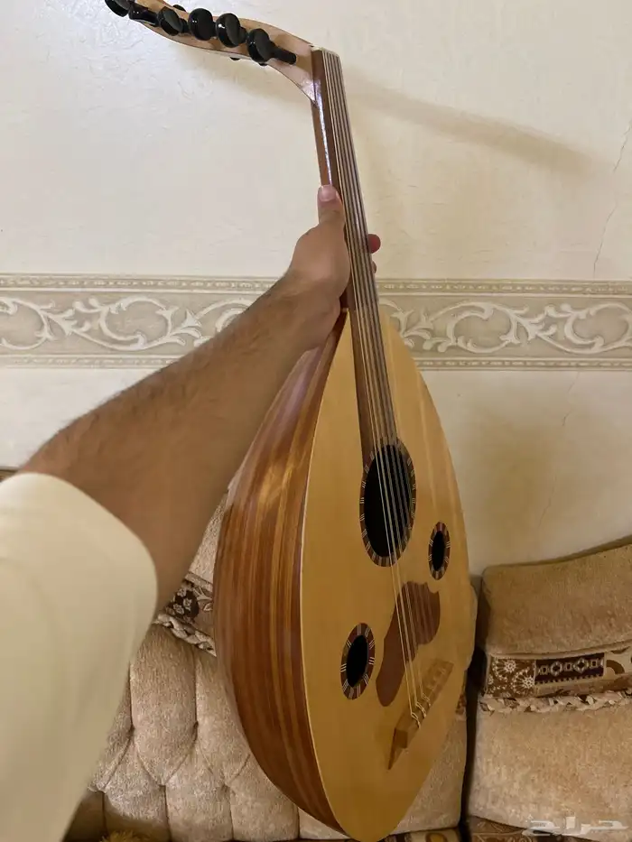 عود موسيقي نصف لوكس جديد ونضيف   بأوتار جديده . 3
