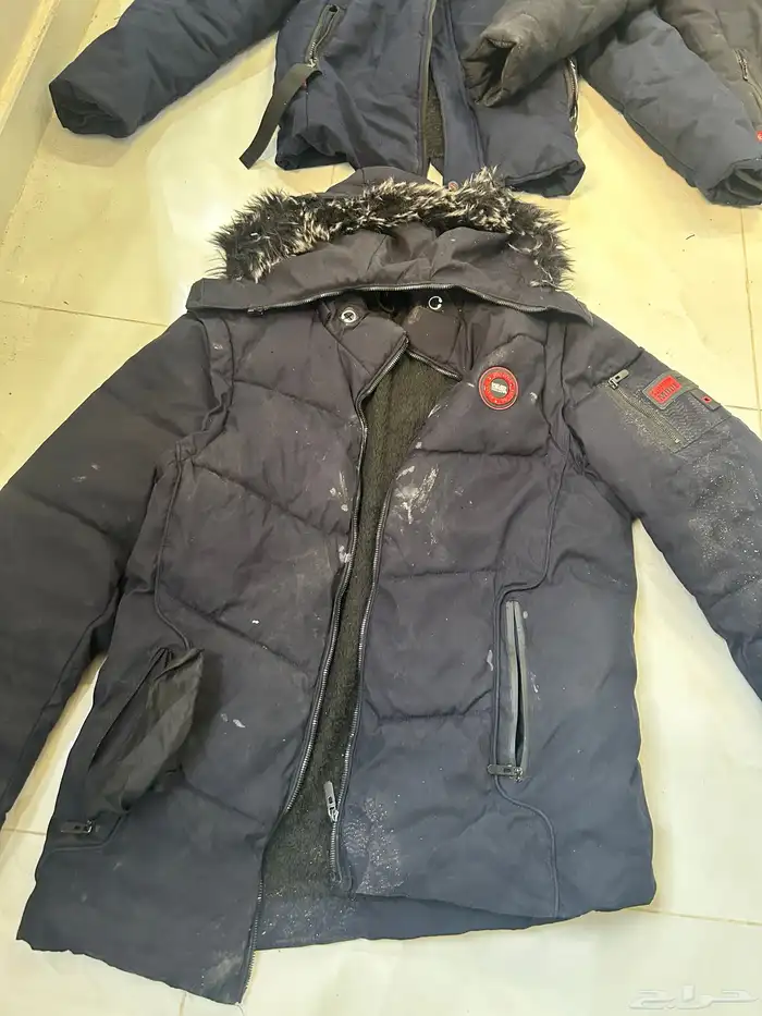 ملابس شتوية نظيفة لابس قليل لا يتواصل الا صامل فقط 22