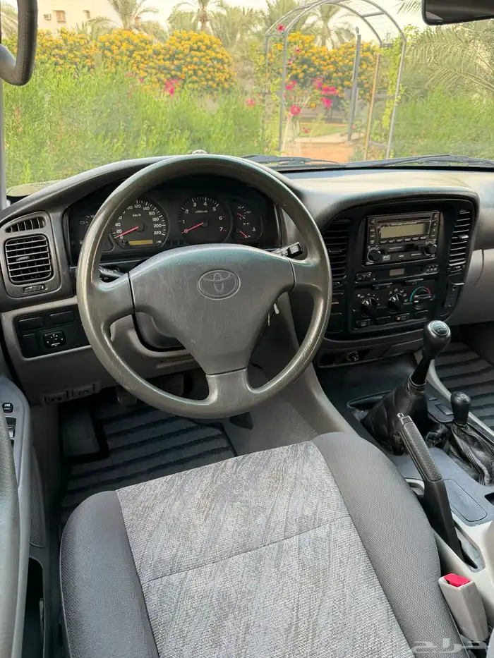 لاندكروزر 1999 قير عادي (عنابي) ممشى قليل 37