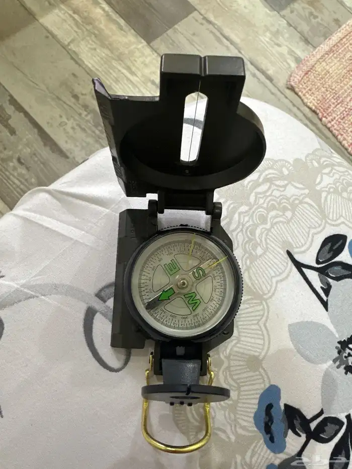 بوصله لمعرفة الاتجاه للبيع جديدة على السوم 0