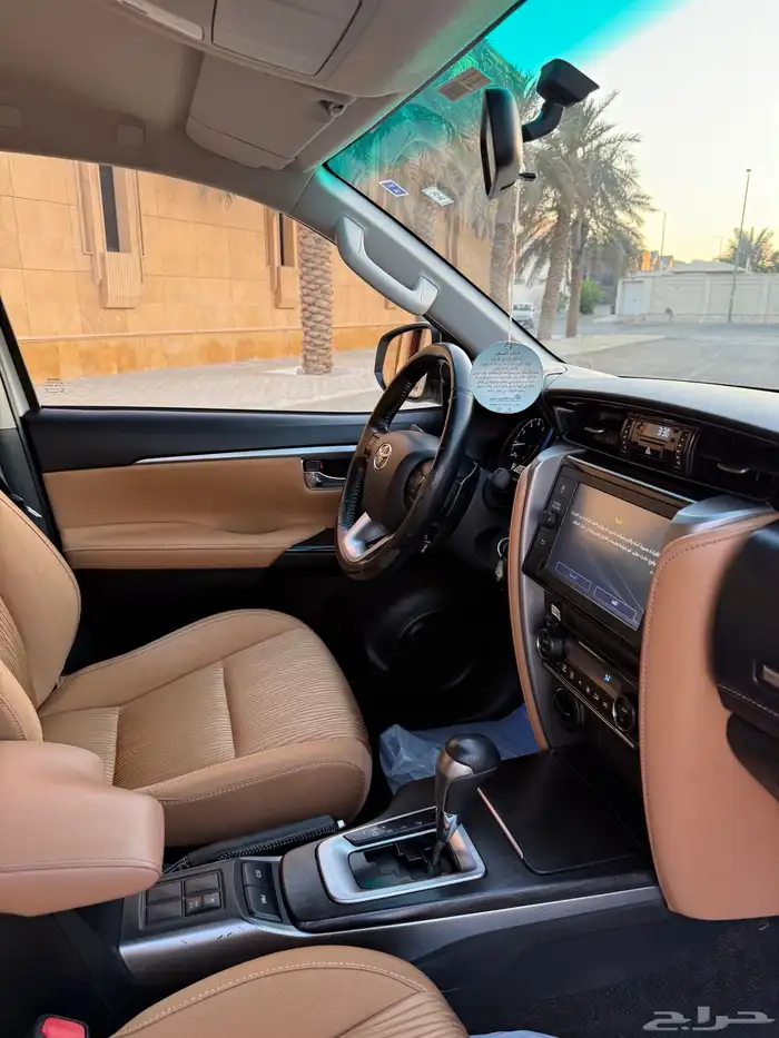 فورتشنر 2022 VX بنزين 37