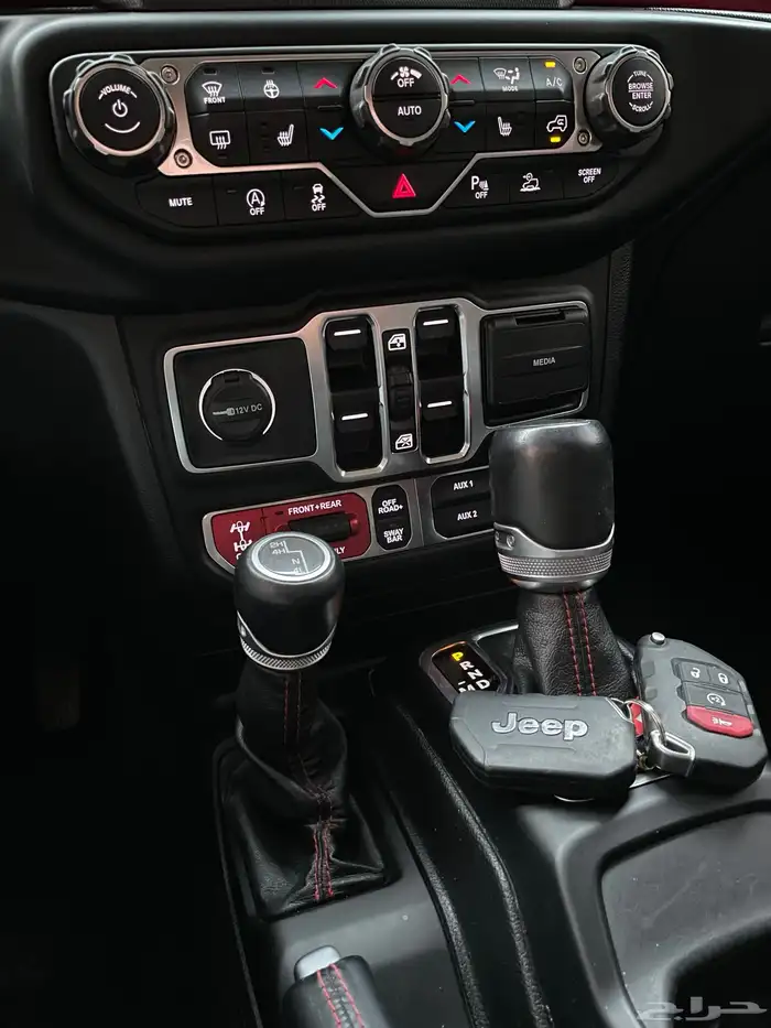 جيب رانجلر جلاديتور 2021 روبيكون نظيف جدا بحال الوكاله 15