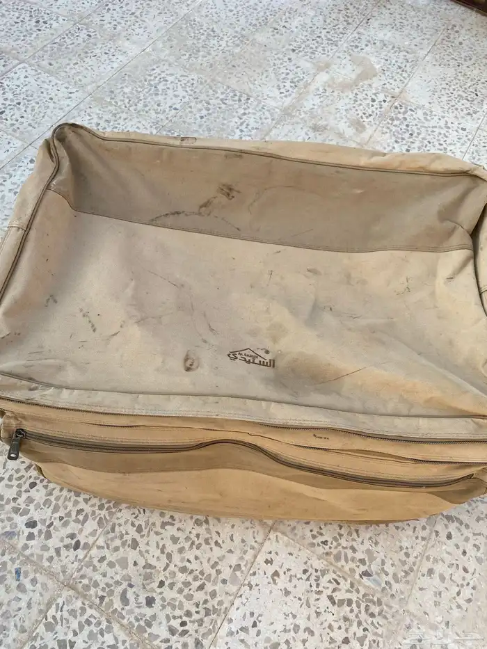 قطع ديكورات بترول نيسان 1998. وأثاث عزبة 15