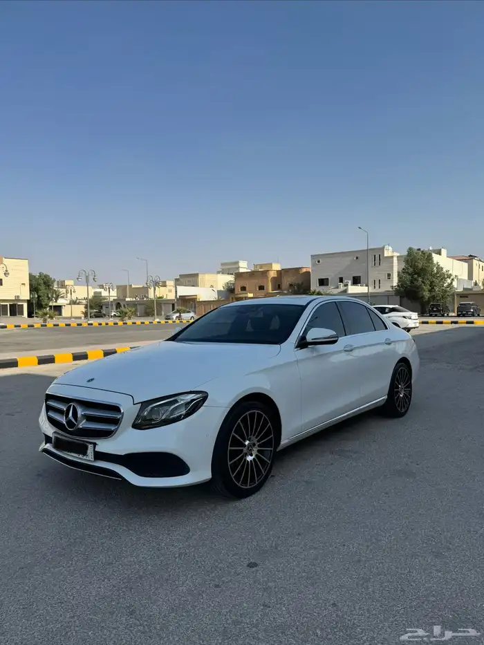 مرسيدس E220d ديزل AMG 1