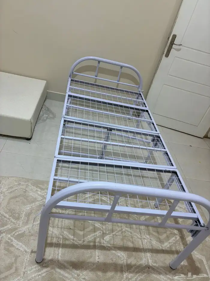 سرير جديد استخدام اقل من شهر يتسفط 1