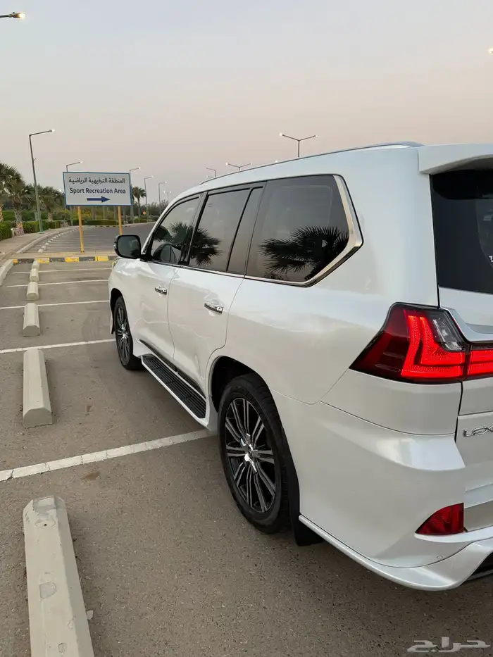 جيب لكزس LX570. 2020 7