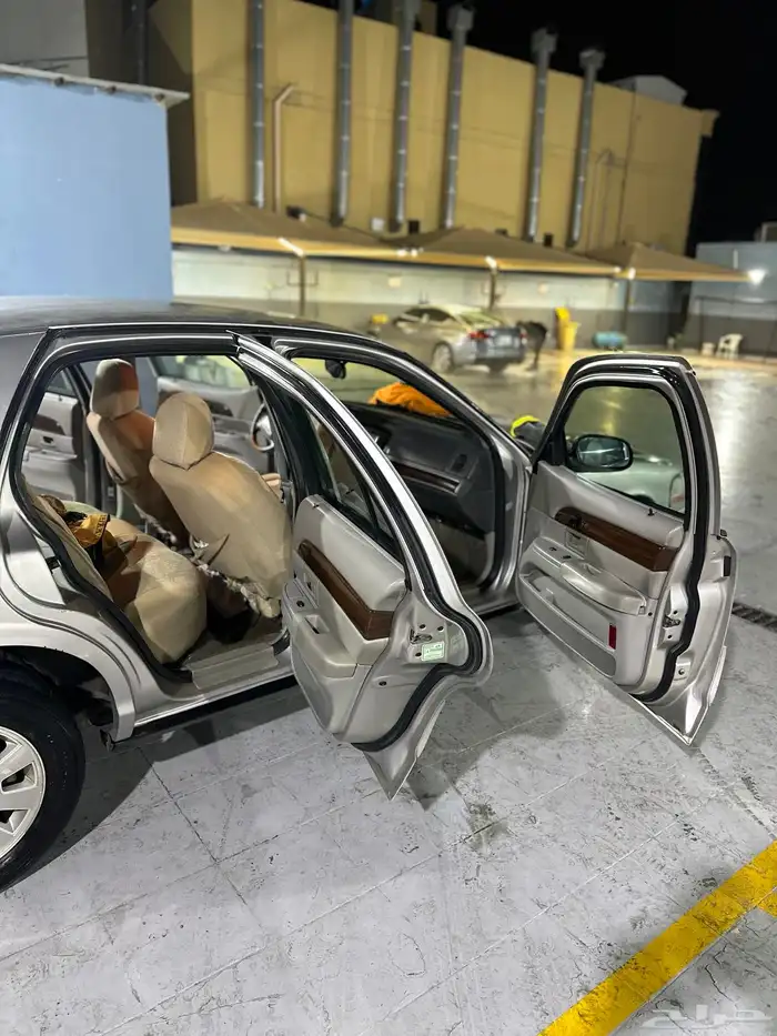 فورد قراند ماركيز لوحه مميزه 12