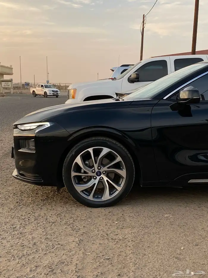 فورد تورس 2023 تيتانيوم 3