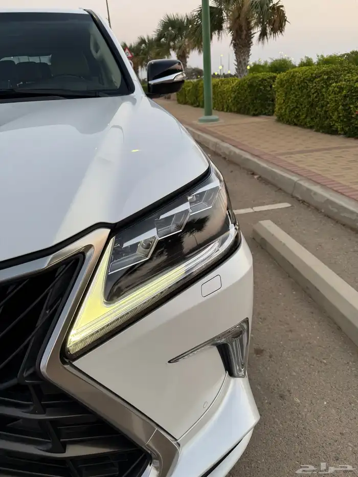 جيب لكزس LX570. 2020 0