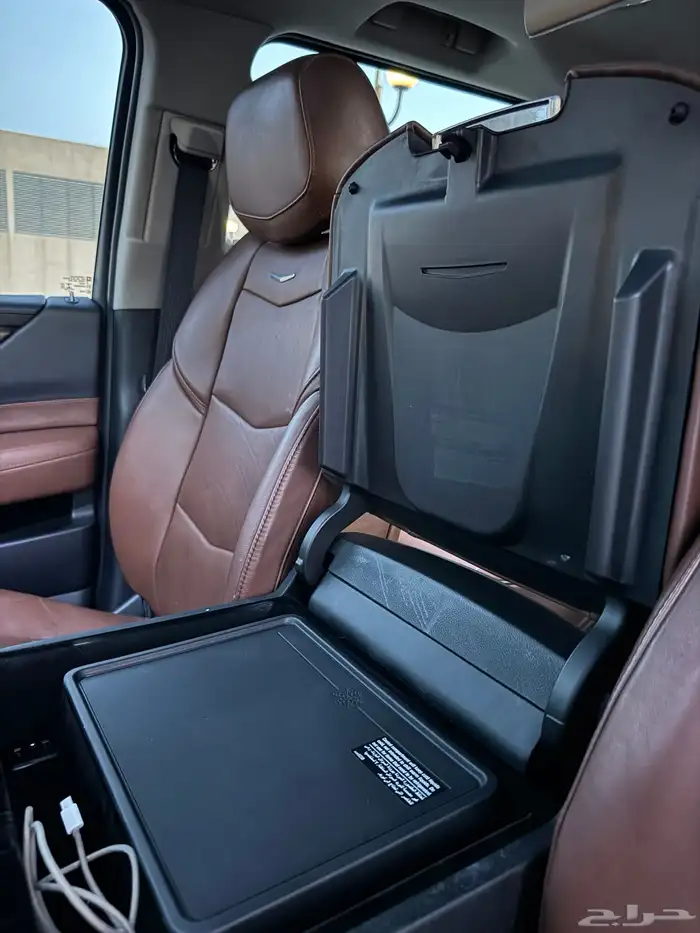 اسكاليد 2019 بريميوم (ملكي) الجميح نظيف جدا 35