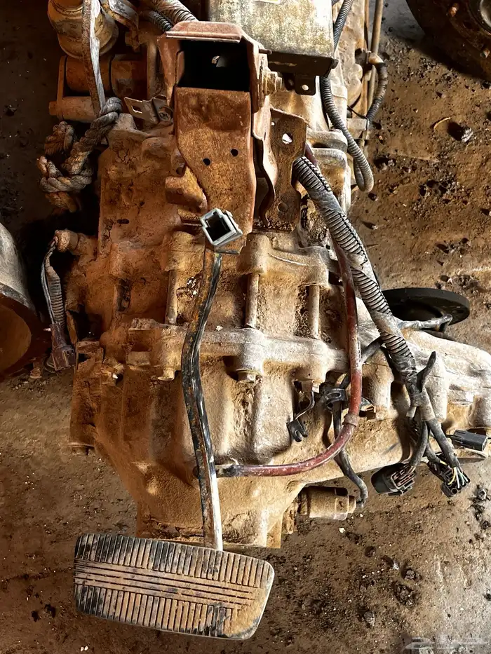 قير نيسان تماتيك معا الكمبيوتر والدعسه موديل من 91 ل97 4