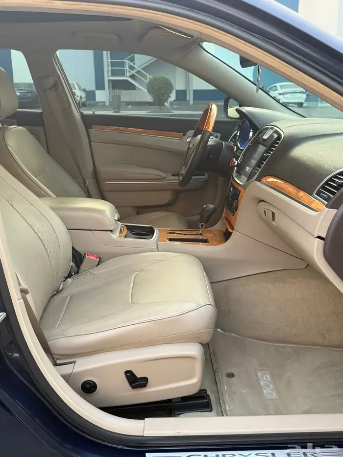 كرايسلر C300 هيمي 2014 ممشى قليل مالك ثاني 24