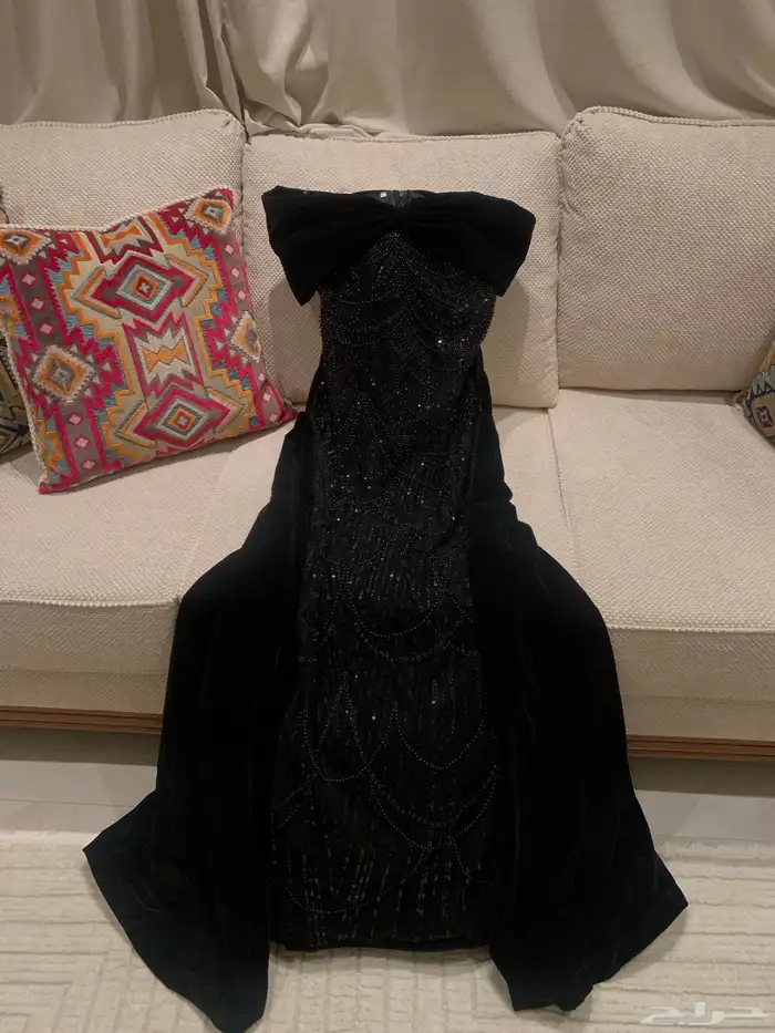 فستان مقاس M تم ارتداؤه مرة واحدة 400 2