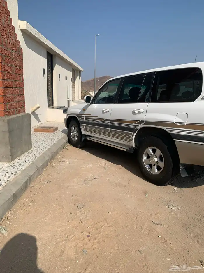 تايوتا لاندكروزر جكس قير عادي. 0